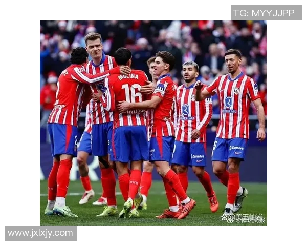 西甲焦点之战巴萨与马竞近期状态全面解析与对比